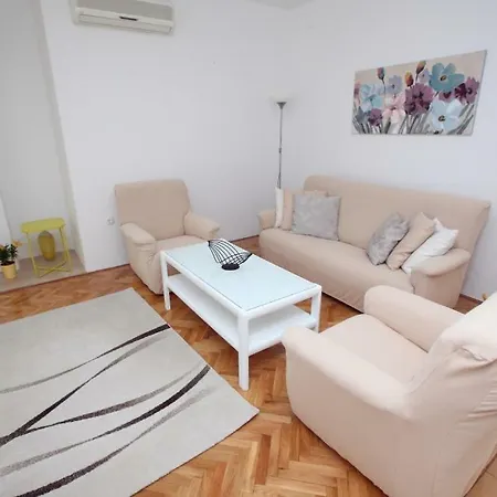 Apartment Oliva *